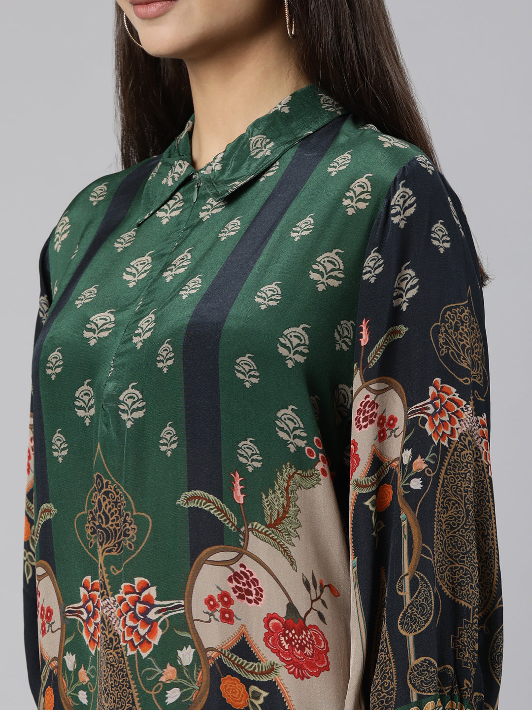 Neeru's Green Regular Straight Floral Kurta And Trousers