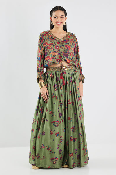 Neerus Green Floral Crepe Fabric Fusion Set.