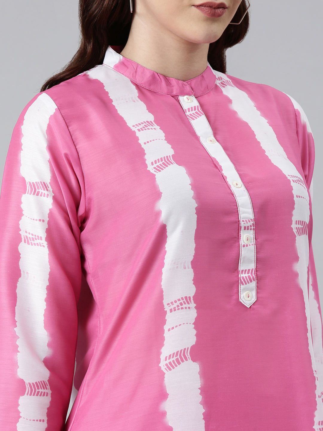 Neeru's Pink Color Straight Kurta With Trouser