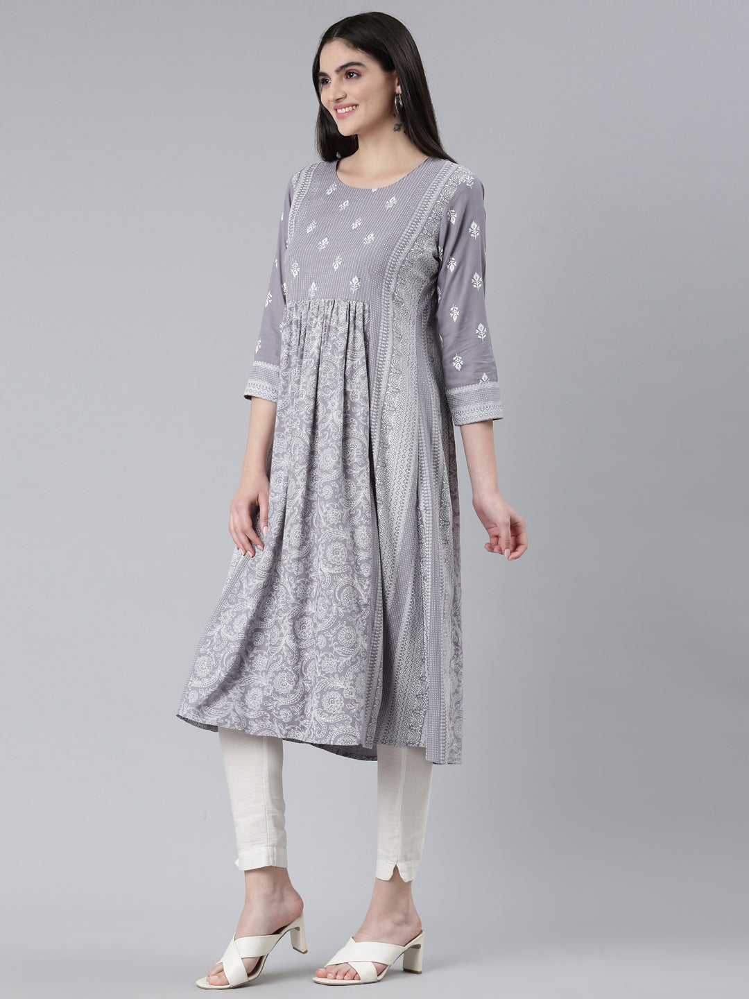 Neeru's Grey Regular Straight Printed Kurtas