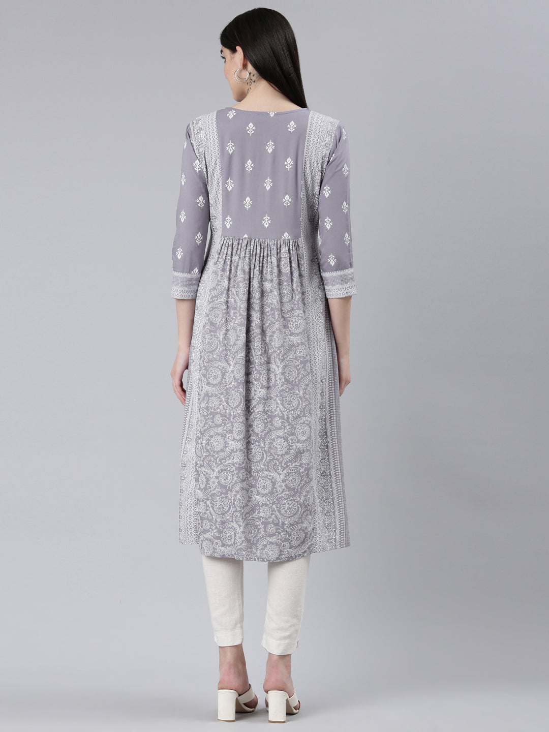 Neeru's Grey Regular Straight Printed Kurtas