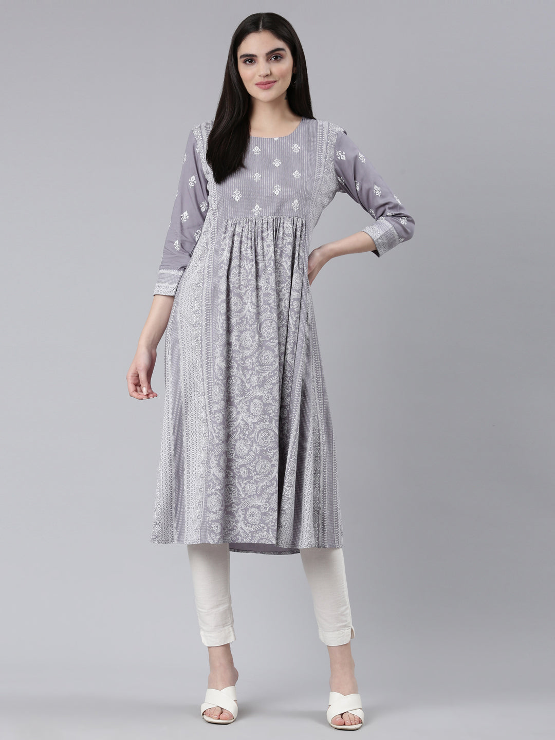 Neeru's Grey Regular Straight Printed Kurtas