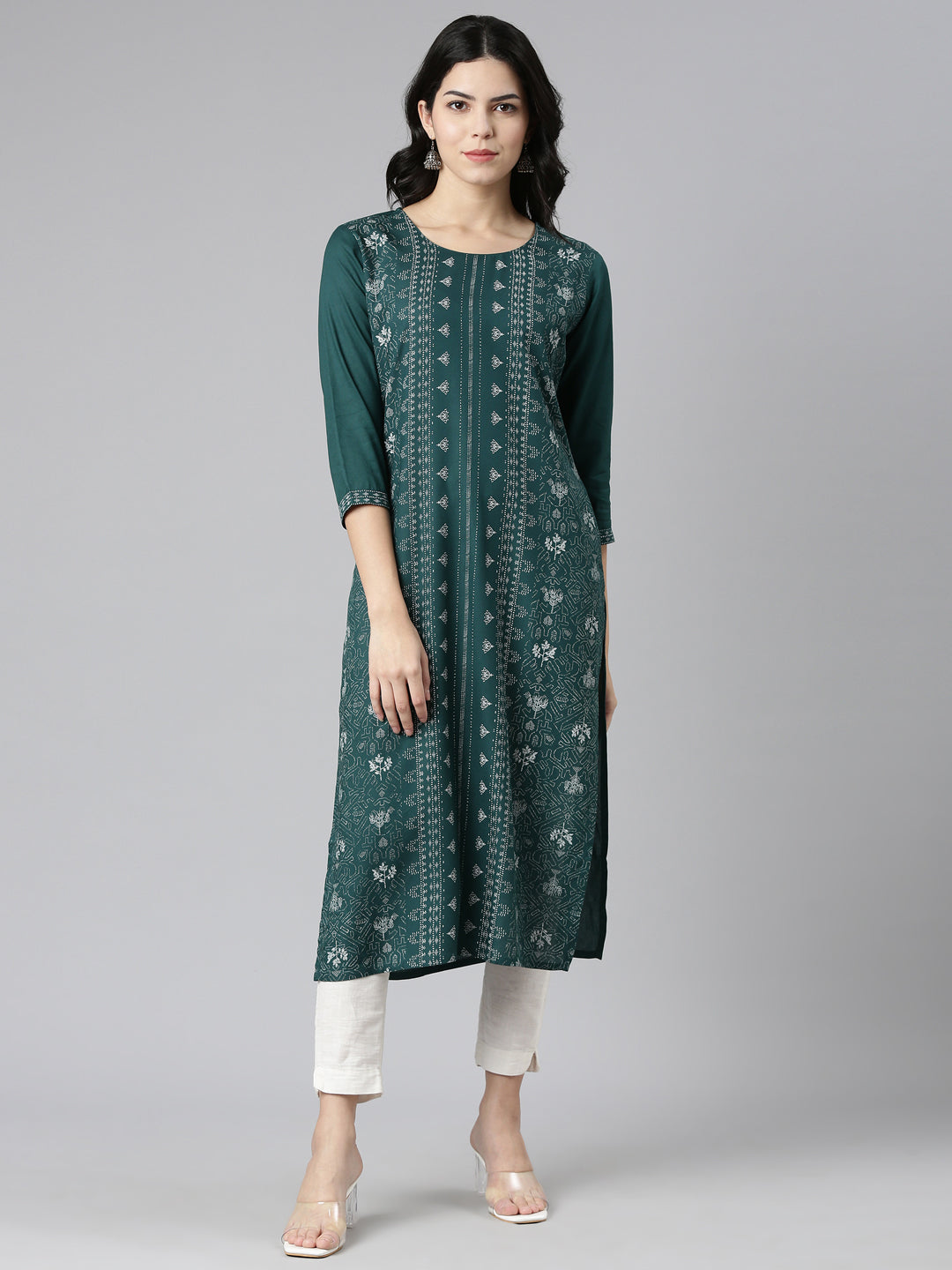 Neeru's Green Regular Straight Printed Kurtas