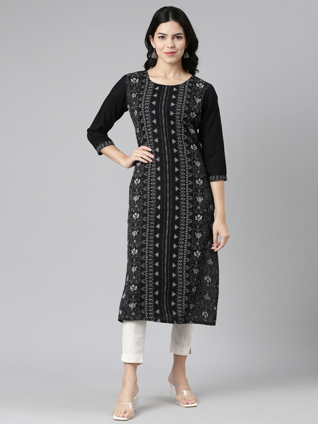 Neeru's Black Regular Straight Printed Kurtas