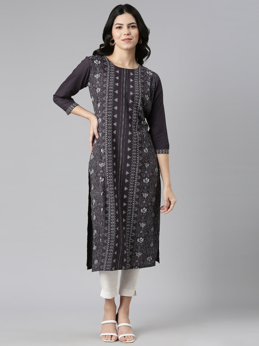 Neeru's Grey Regular Straight Printed Kurtas