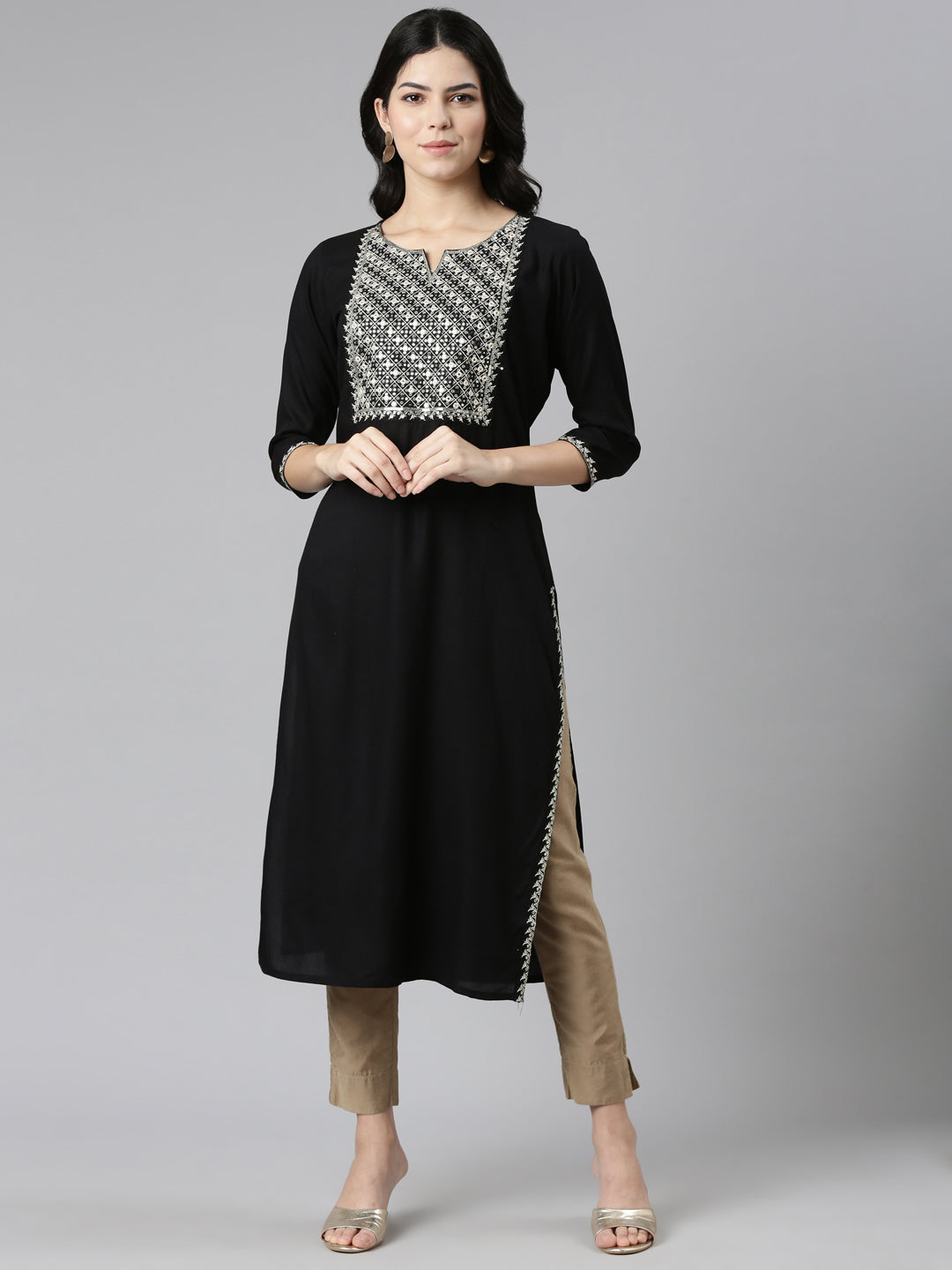 Neeru's Black Regular Straight Solid Kurtas