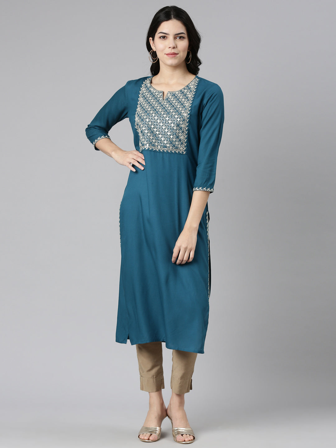 Neeru's Green Regular Straight Solid Kurtas