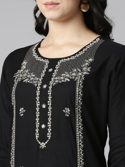 Neeru's Black Regular Straight Embroidered Kurtas