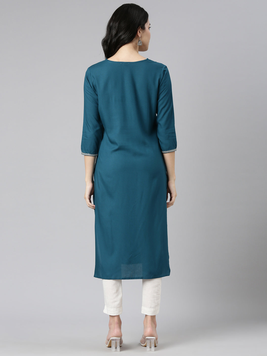 Neeru's Green Regular Straight Embroidered Kurtas