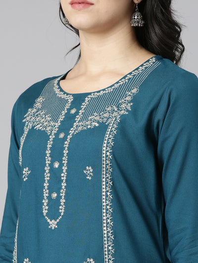 Neeru's Green Regular Straight Embroidered Kurtas