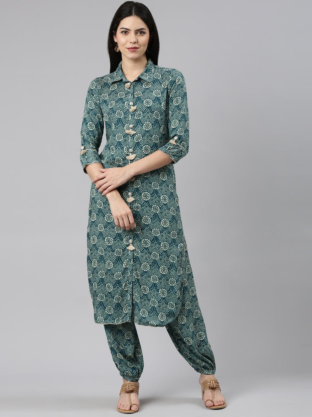 Neeru's Green Regular Straight Printed Kurta And Salwar