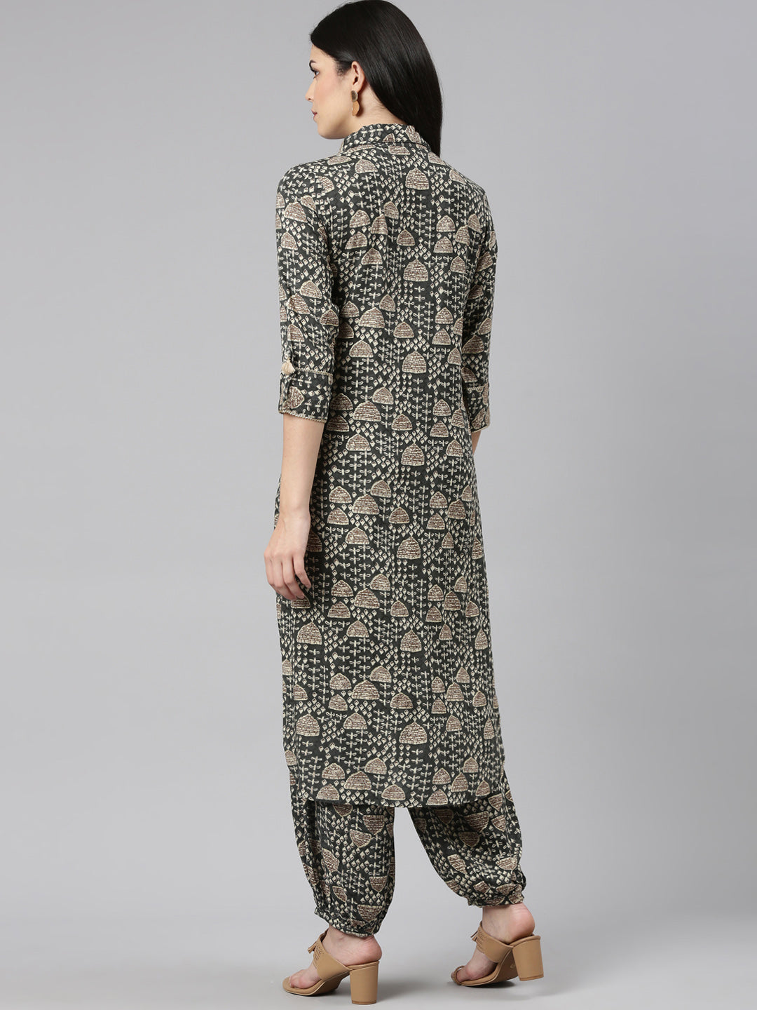 Neeru's Grey Regular Straight Printed Kurta And Salwar