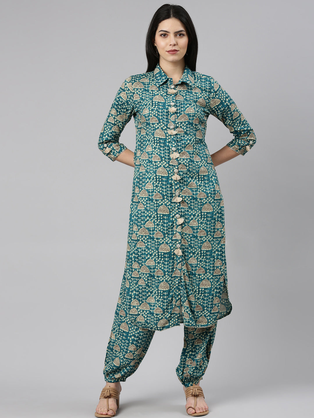 Neeru's Green Regular Straight Printed Kurta And Salwar