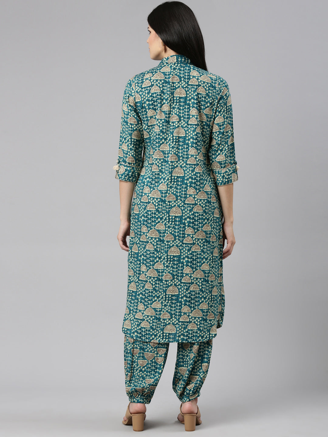 Neeru's Green Regular Straight Printed Kurta And Salwar