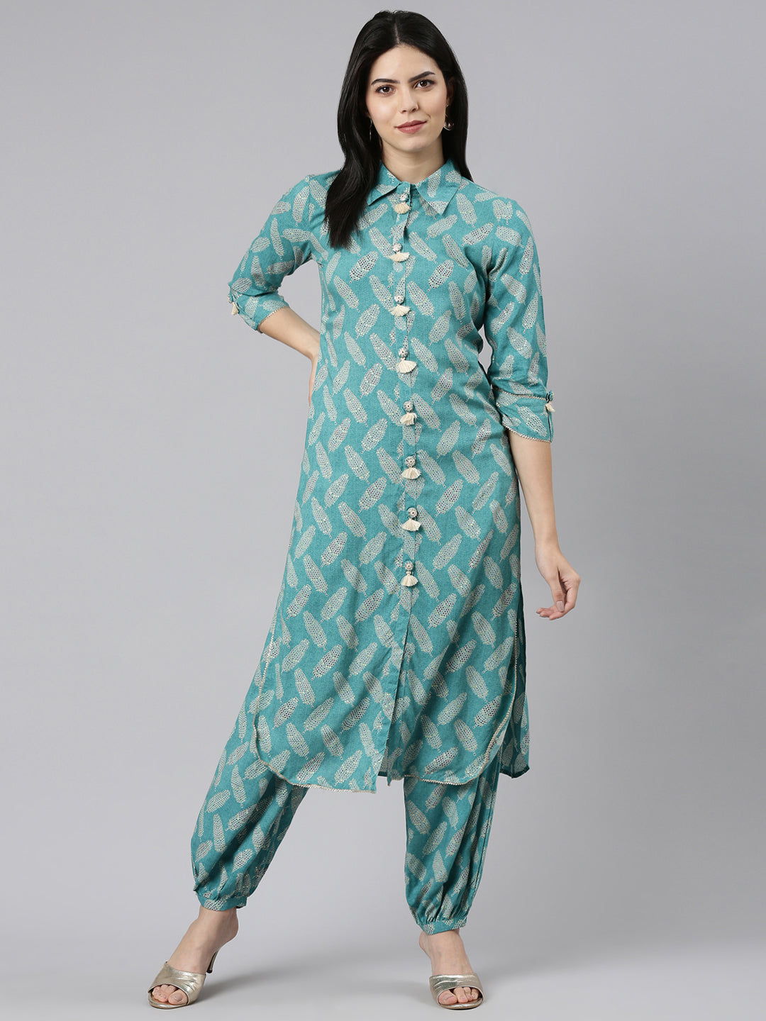 Neeru's Green Regular Straight Printed Kurta And Salwar