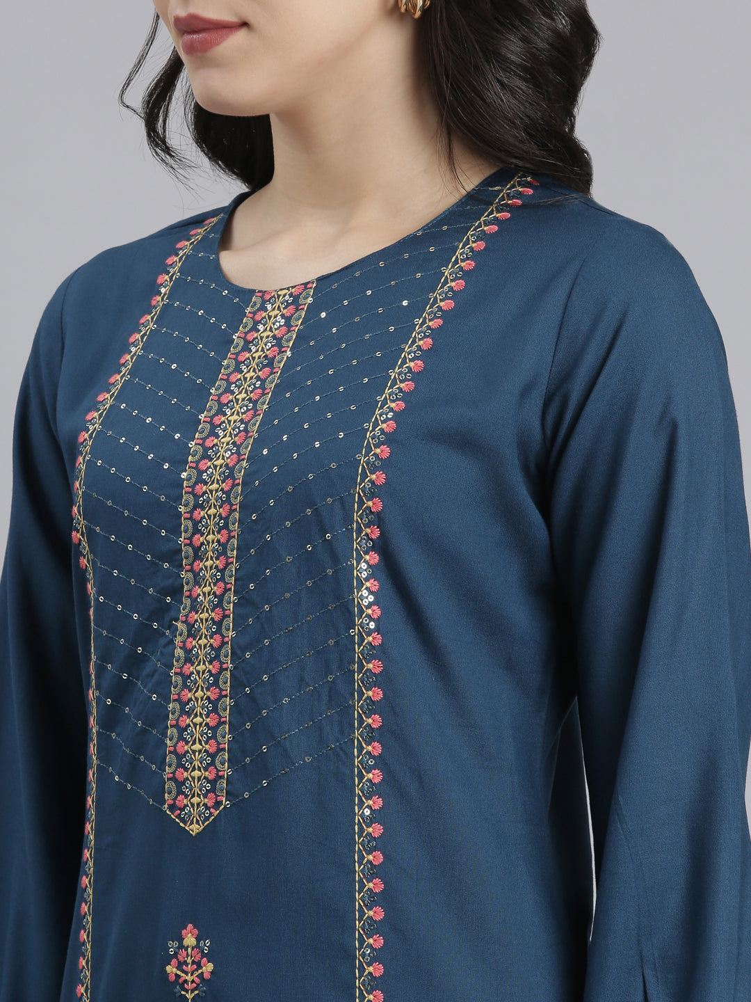 Neeru's Blue Regular Straight Floral Kurtas