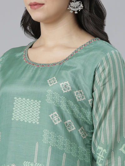 Neeru's Green Regular High-Low Kurtas