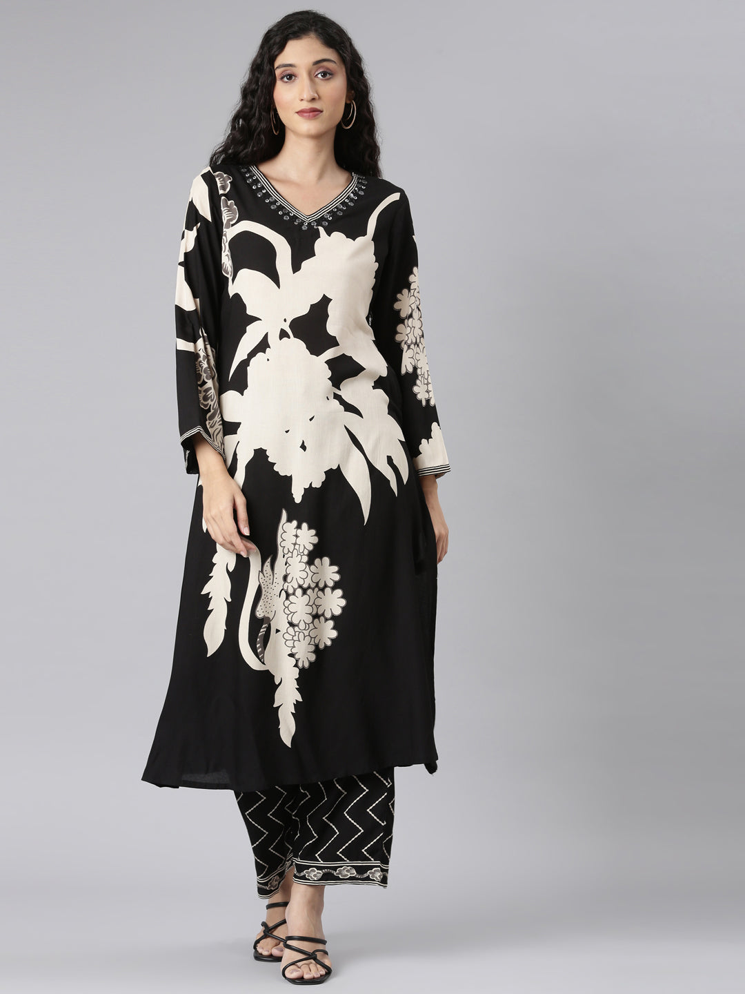 Neerus Black Straight Casual Floral Kurta and Plazzo