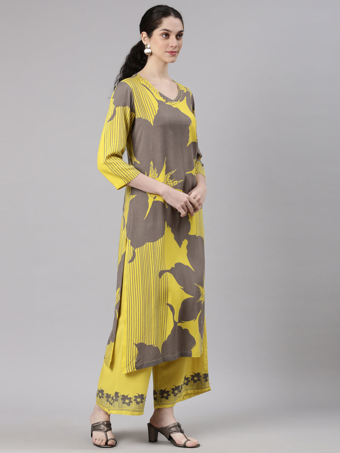 Neerus Yellow Straight Casual Floral Kurta and Plazzo