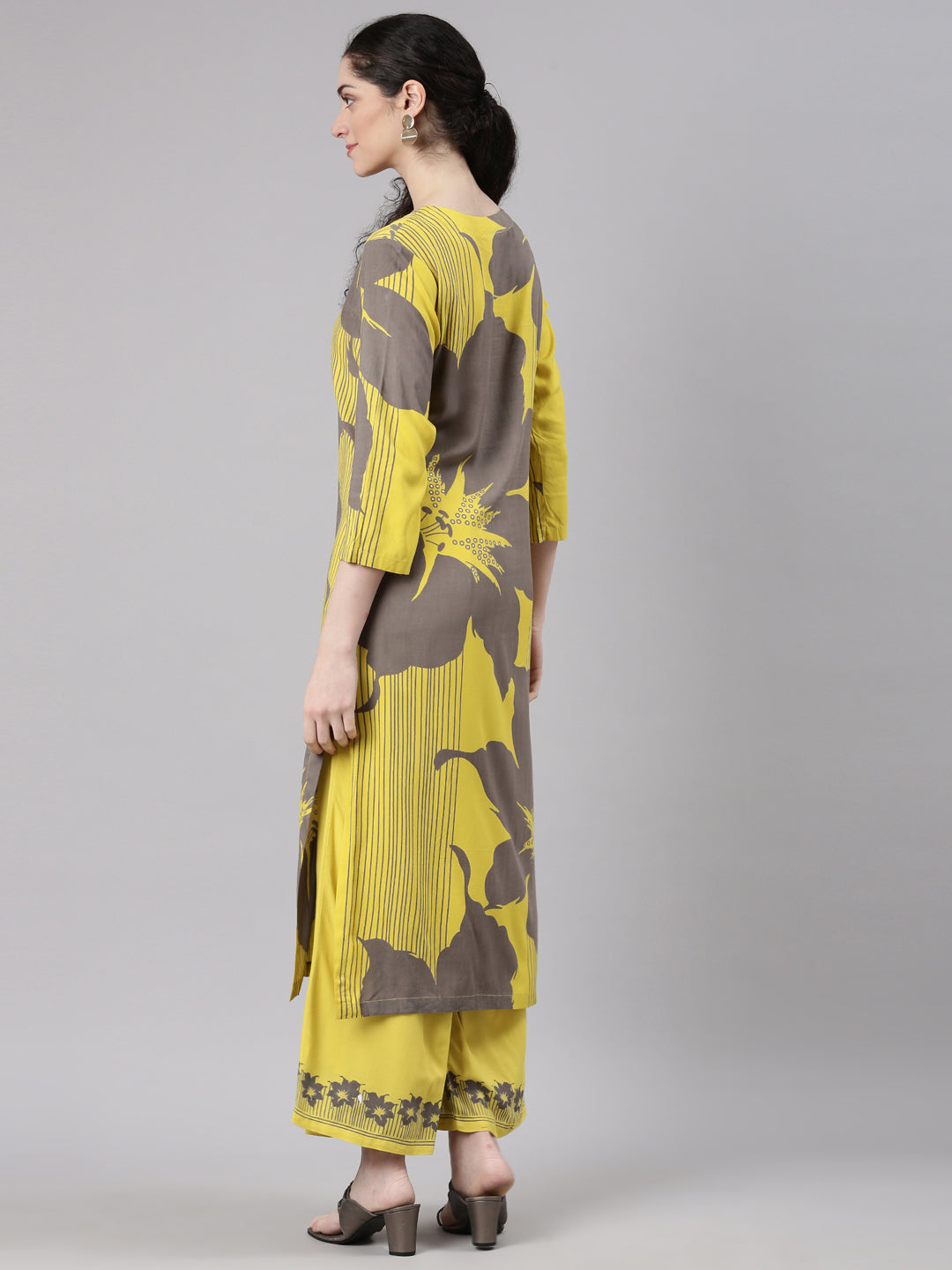 Neerus Yellow Straight Casual Floral Kurta and Plazzo