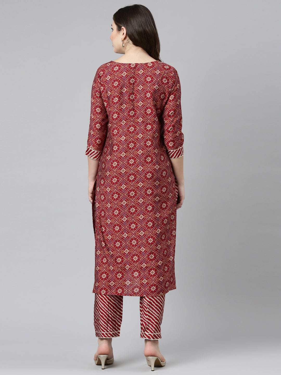 Neeru's Maroon Regular Straight Printed Kurta And Trousers