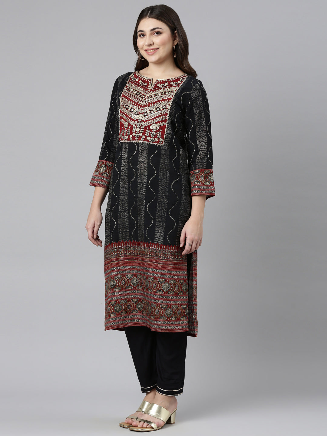 Neeru's Black Regular Straight Printed Readymade Suits