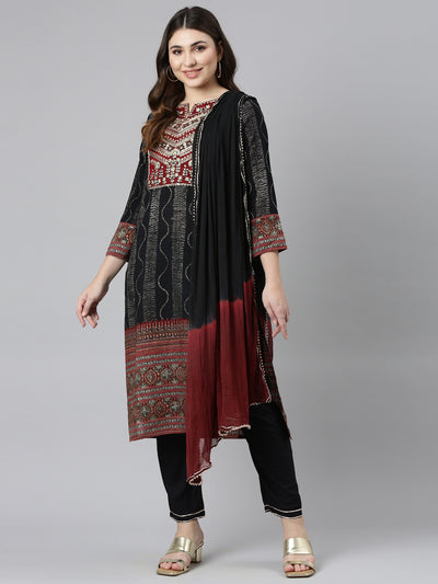 Neeru's Black Regular Straight Printed Readymade Suits