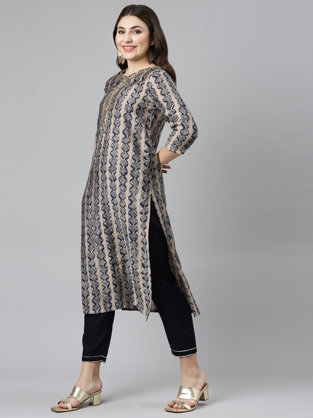 Neeru's Navy Blue Regular Straight Printed Readymade suits