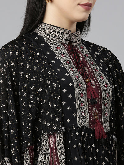 Neerus Black Regular Straight Floral Kurti And Sharara