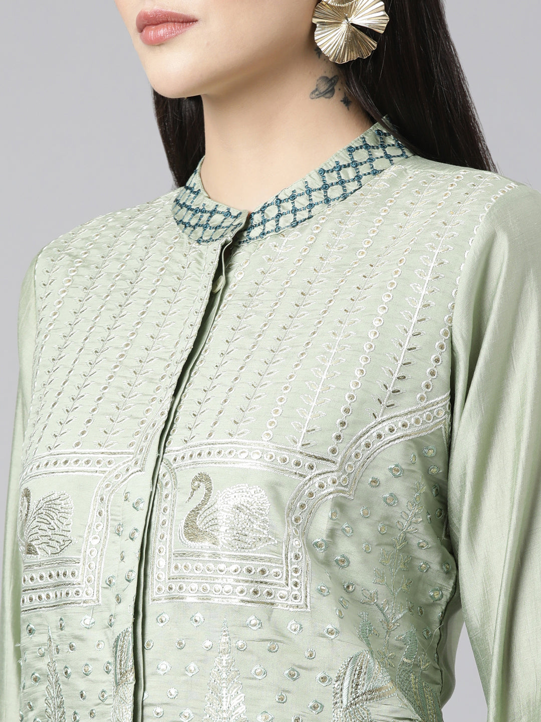 Neerus Green Regular Straight Animal Kurta And Trousers