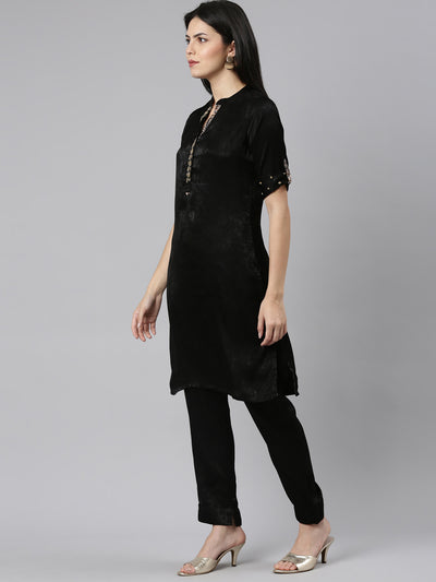 Neeru's Black Regular Straight Solid Kurta And Trousers