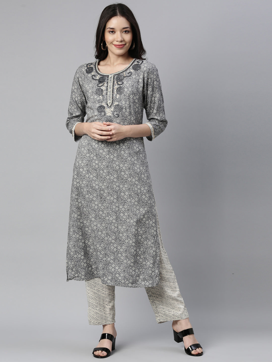 Neerus Women Grey Floral Printed Kurta with Trousers