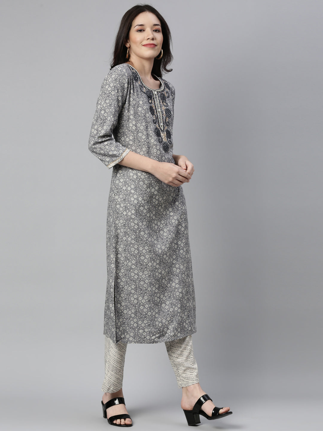 Neerus Women Grey Floral Printed Kurta with Trousers