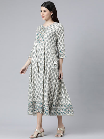 Neeru's Peacock Color Rayon Fabric Kurta