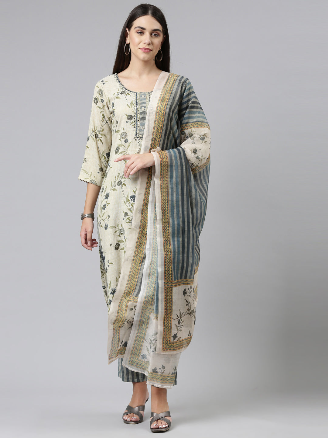 Neerus Women Blue Floral Printed Kurta with Trousers  With Dupatta