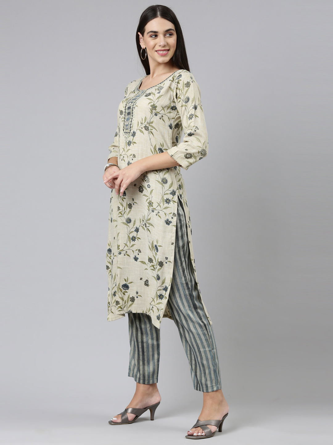 Neerus Women Blue Floral Printed Kurta with Trousers  With Dupatta