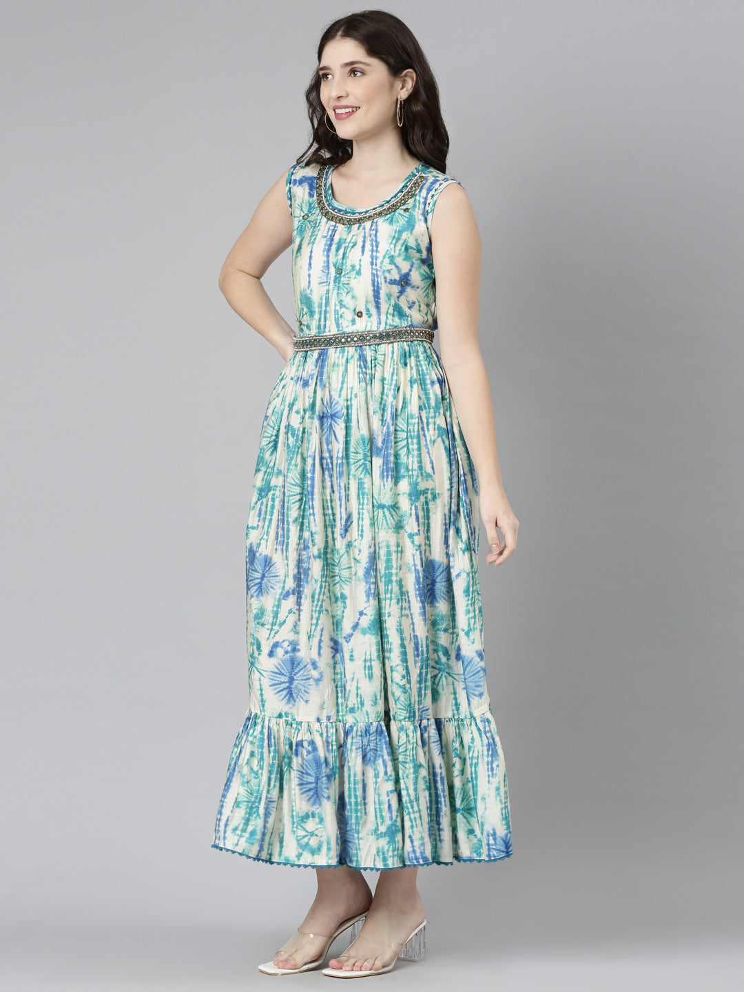 Neeru's Green Straight Casual Printed Gown