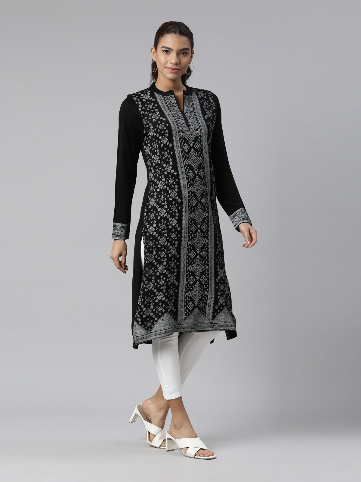 Neeru's Winter Wear Black Ethnic Motifs Printed Acrylic Kurta For Women