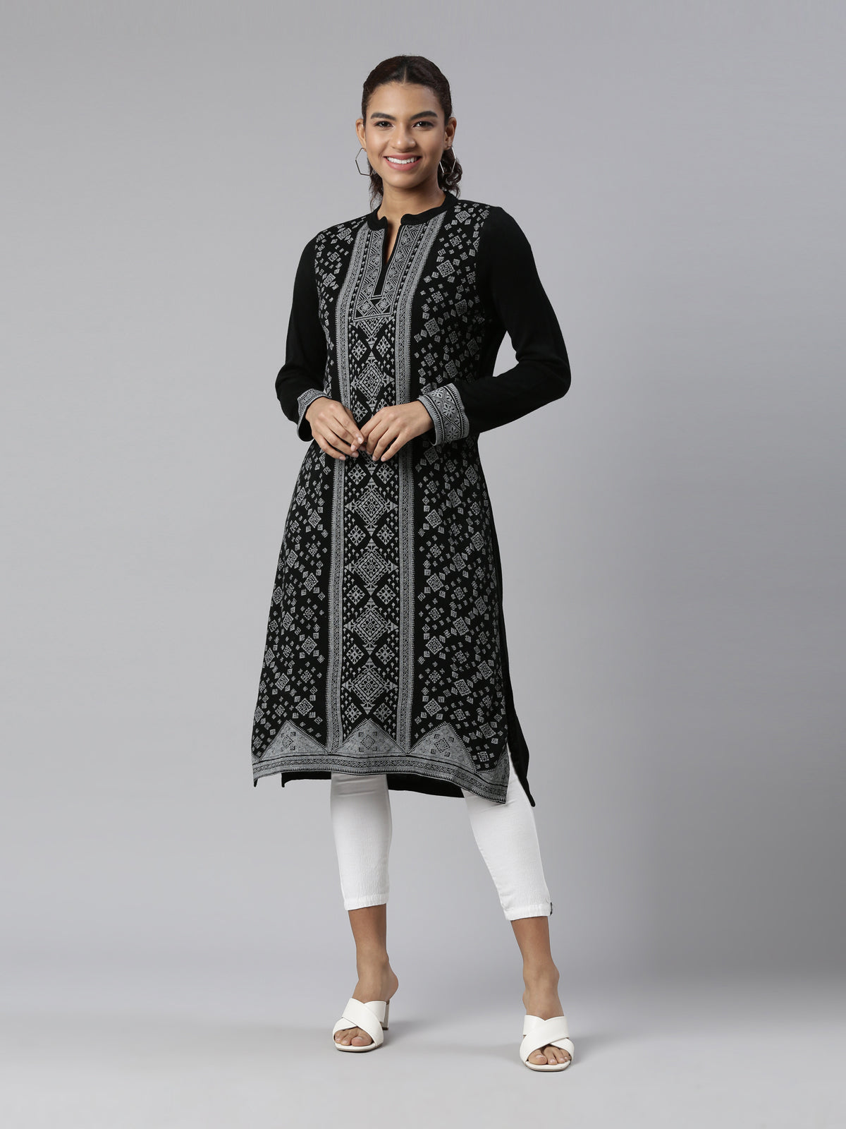 Neeru's Winter Wear Black Ethnic Motifs Printed Acrylic Kurta For Women