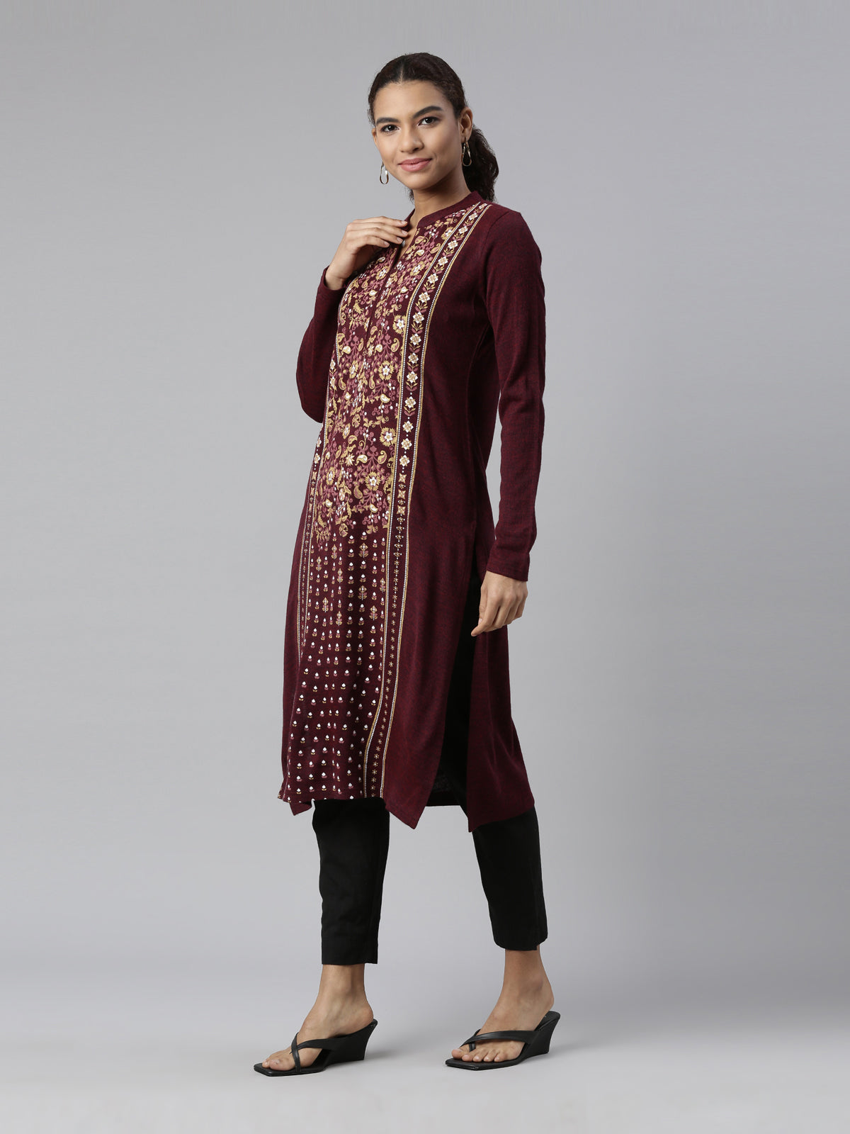 Neeru's Winter Wear Magenta Floral Printed Thread Work Acrylic Kurta For Women