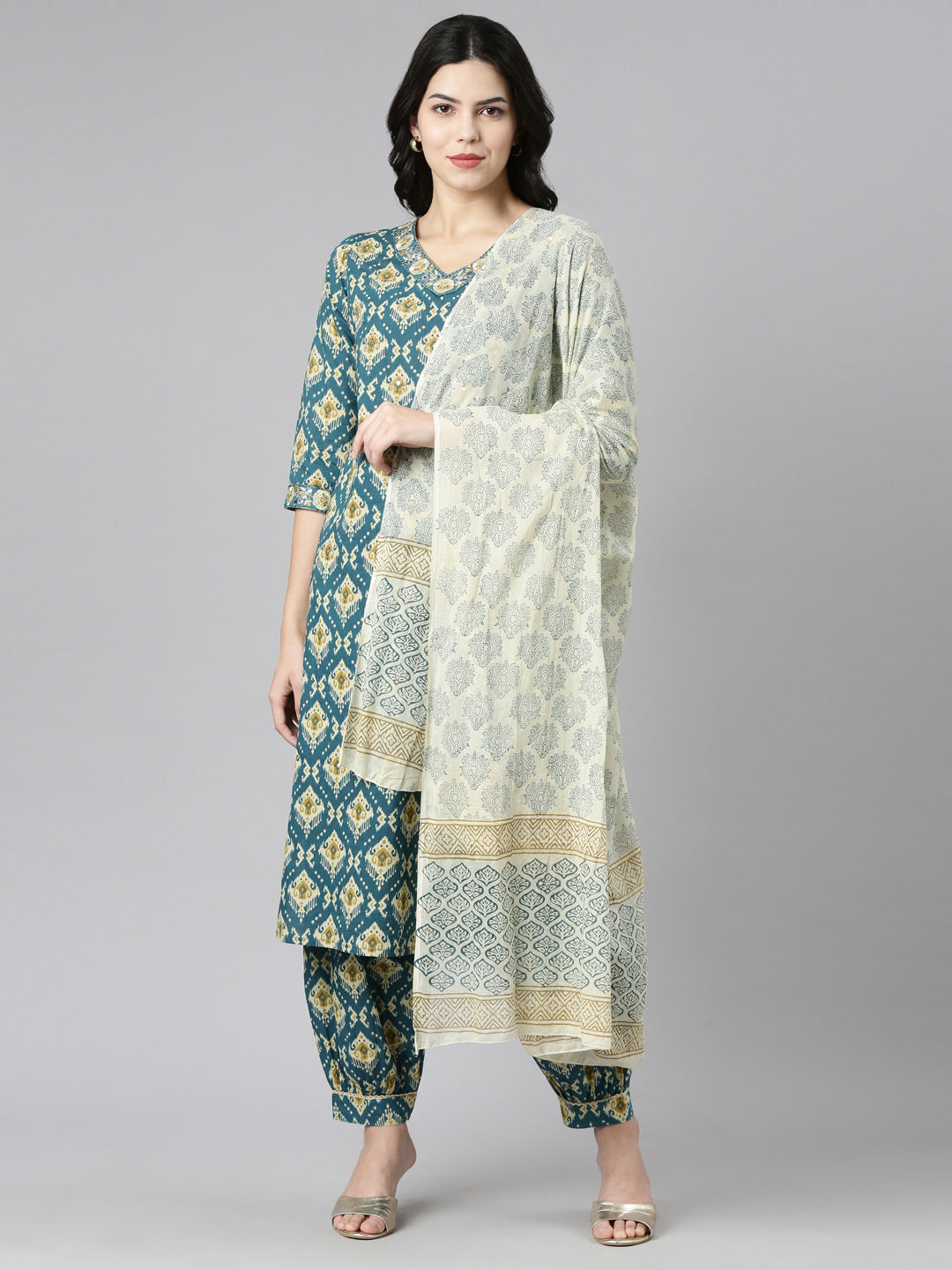 Neeru's Green Regular Straight Printed Kurta And Salwar With Dupatta