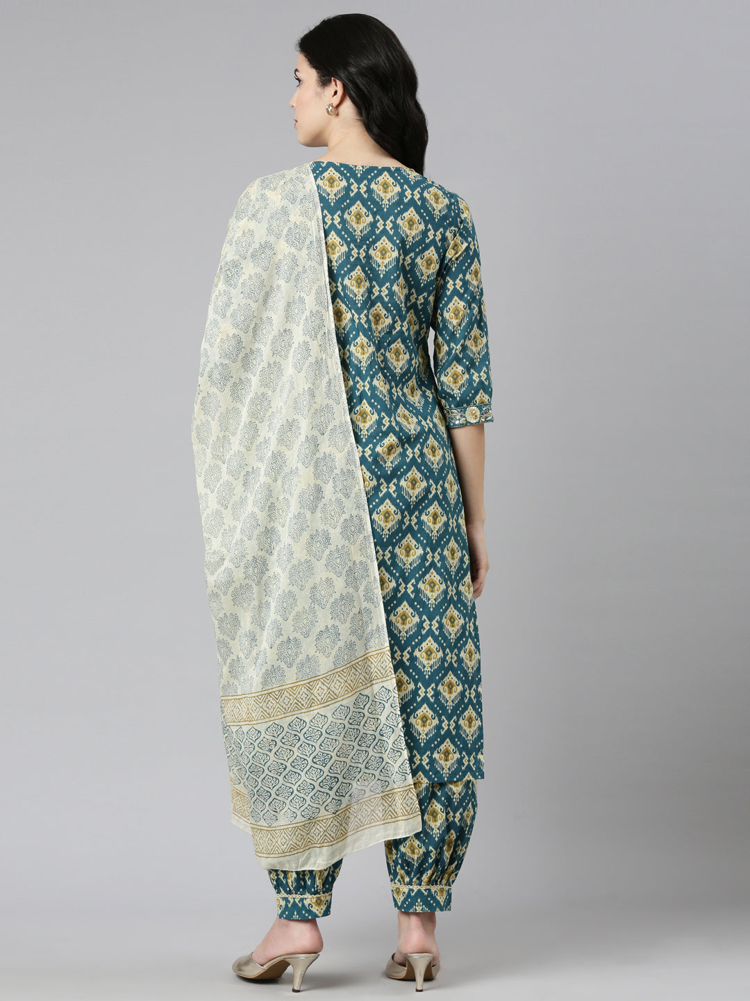 Neeru's Green Regular Straight Printed Kurta And Salwar With Dupatta