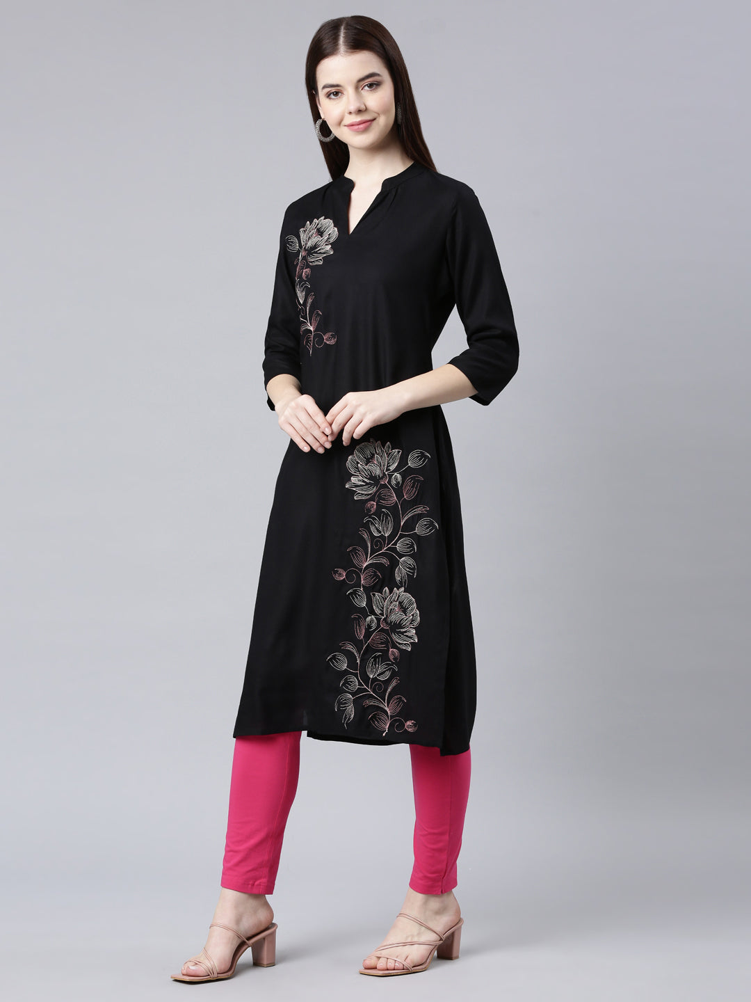 Neerus Black Straight Casual Floral Straight Kurtas