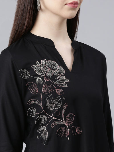 Neerus Black Straight Casual Floral Straight Kurtas