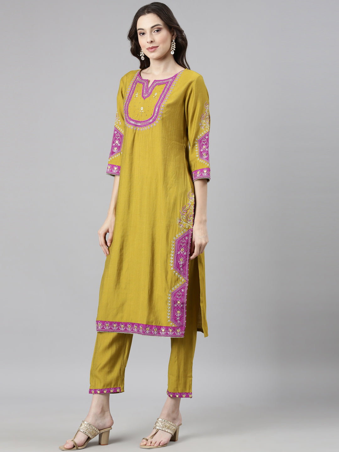 Neerus Green Casual Solid Straight Kurta and Trousers With Dupatta