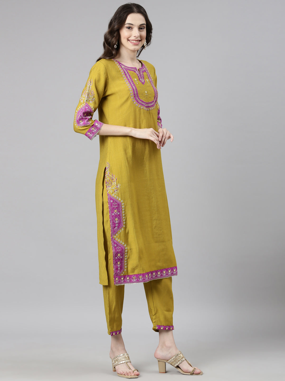 Neerus Green Casual Solid Straight Kurta and Trousers With Dupatta