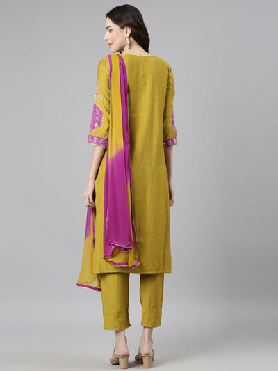 Neerus Green Casual Solid Straight Kurta and Trousers With Dupatta