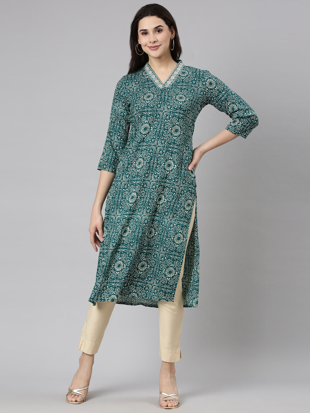 Neerus Green Regular Straight Bandhani Kurtas