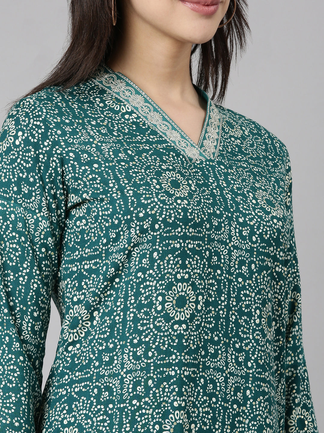 Neerus Green Regular Straight Bandhani Kurtas