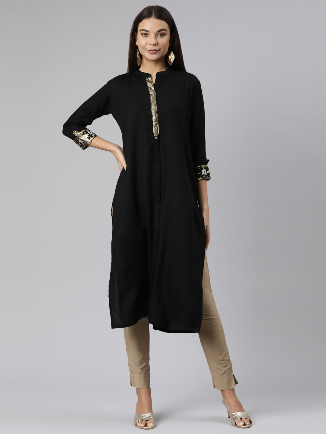 Neeru's Black Regular Straight Solid Kurtas